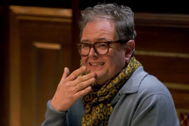 1_Celebrity-Traitors-Alan-Carr.jpg