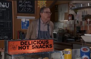 Fãs de Coronation Avenue perplexos com a mesma coisa quando Roy’s Rolls reabre semanas após o incêndio