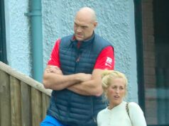 Tyson Fury e Paris emergem após a reunião de casamento de três horas da filha