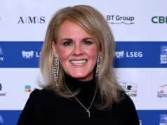 O single número um da ex-estrela de Coronation Avenue Sally Lindsay e casamento com o irmão do ex-baterista do Oasis