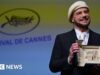 ‘Isso está além do Oscar’: John Travolta ganha surpresa Palma de Ouro honorária em Cannes