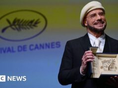 ‘Isso está além do Oscar’: John Travolta ganha surpresa Palma de Ouro honorária em Cannes