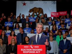 O governador da Califórnia, Newsom, anuncia esforço de redistritamento para combater o Partido Republicano do Texas