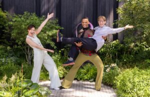 Apresentadores do Strictly aproveitam a primeira apresentação como trio no RHS Chelsea Flower Present