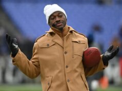 Ex-NFL QB Robert Griffin III deixa o time de flag soccer dos EUA