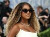 Met Gala 2026: Blue Ivy estreia na Balenciaga e se parece com a mãe Beyoncé