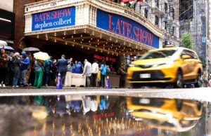Atualizações de Stephen Colbert: apresentador do Late Present definido para encerrar a transmissão remaining da CBS hoje à noite