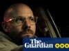 Avaliação do Self Driver – taxista que se inscreve em um aplicativo sinistro oferece a Travis Bickle uma visão da economia gig