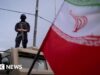 Ativista iraniano conta à BBC como o medo do recomeço da guerra intensifica o trauma da repressão