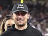 Johnny Manziel consegue vitória rápida por nocaute técnico em estreia no MMA
