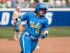 A estrela de dois esportes da UCLA, Megan Grant, quebra o recorde de softball da NCAA de 31 anos