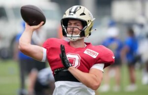 Chiefs dispensam o QB Jake Haener em uma série de mudanças no elenco