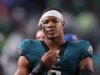Polícia: Eagles LB Nolan Smith cronometrado dirigindo a 135 mph