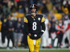 Relatório: Steelers espera decisão de Aaron Rodgers em ‘algumas semanas’