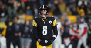 Relatório: Aaron Rodgers retornando para jogar com Steelers em 2026