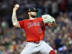 Angels restabelecem RHP Alek Manoah da lista de feridos