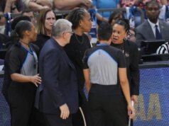 Geno Auriemma em disputa com Daybreak Staley: ‘Sinta-se um idiota’