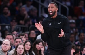 Hornets contrata Charles Lee para prorrogação após melhoria de 25 vitórias