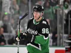 Mikko Rantanen do Stars foi multado em US$ 5 mil por verificação cruzada
