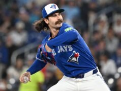 Os Blue Jays em queda voltam novamente para RHP Dylan Stop contra os Angels