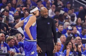 Magic dispara Jamahl Mosley após colapso no primeiro turno