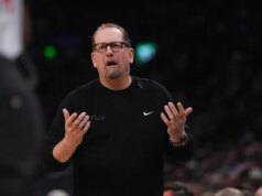 O técnico do 76ers, Nick Nurse, deixa o time para comparecer ao funeral do irmão