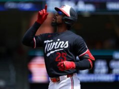 Byron Buxton dos gêmeos tenta continuar o aumento de energia no confronto contra Jays