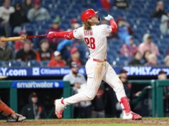 Phillies venceu Giants em 10 para terminar o doubleheader e ganhar uma varredura de 3 jogos