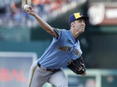Jacob Misiorowski, dos Brewers, não acerta Nats até 5 1/3 e sai com cãibras