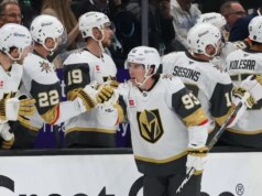Mitch Marner soma 3 pontos quando Knights nocauteou Mammoth no jogo 6