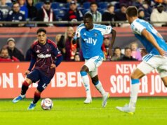 Pênalti tardio amplia a invencibilidade do New England contra Charlotte