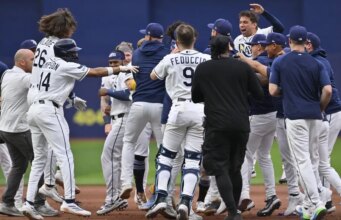 Resumo da MLB: série de varreduras Scorching Rays de Giants desafiados por corridas