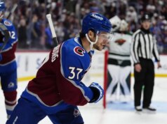 Avs marcou 9 gols ao superar Wild na abertura da série