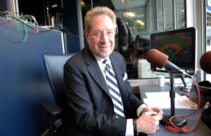 O locutor de longa knowledge dos Yankees, John Sterling, morre aos 87 anos