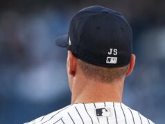 Yankees homenagearão o falecido locutor John Sterling com emblema de uniforme