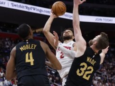 Pressão defensiva é chave na vitória do Pistons no jogo 1 sobre o Cavs
