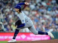 RHP Tyler Glasnow (costas) sai da vitória dos Dodgers sobre os Marlins