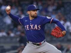 O ás do Rangers, Nathan Eovaldi, interrompe a sequência de cinco jogos dos Yankees