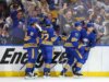 O jogo de poder dos Sabres marca duas vezes para derrubar os Canadiens no Jogo 1