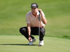 Matt McCarty na frente enquanto o tempo interrompe o Truist Championship
