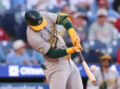 Meia de atletismo 4 homers, last da série de captura contra Phillies