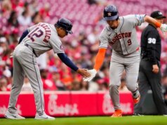 Astros acerta quatro residence runs, deixando os Reds em queda