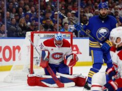 Alex Newhook, série de níveis Canadiens vs. Sabres no Jogo 2