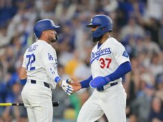O residence run de Freddie Freeman ajuda Dodgers a derrotar Braves