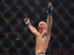 Sean Strickland dá a primeira derrota a Khamzat Chimaev e recupera o cinturão