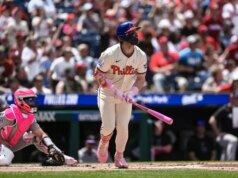 Kyle Schwarber e Bryce Harper ajudam Phillies a derrotar as Montanhas Rochosas