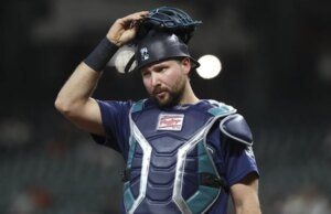 Mariners colocam C Cal Raleigh (oblíquo) na lista de lesionados