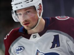 Avalanche D Cale Makar fora do jogo 1 contra Knights
