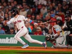 Purple Sox SS Trevor Story passa por cirurgia de hérnia esportiva