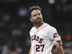 Astros 2B Jose Altuve colocado em IL com distensão oblíqua esquerda de grau 2